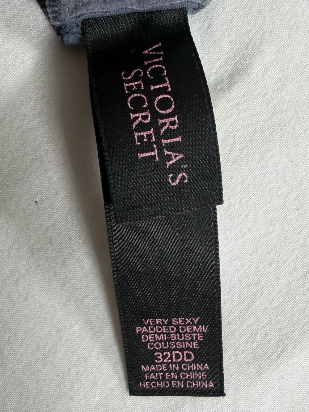 Victoria’s Secret Very Sexy Padded Demi Bra 32DD‎ Gray Lace - Picture 5 of 5